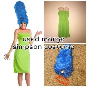Marge Simpson Halloween costume - blue beehive wig - Simpsons cosplay